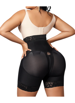 Short girdle with black brooches O-077